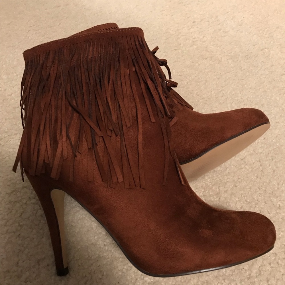 Booties. - Picture 5 of 6